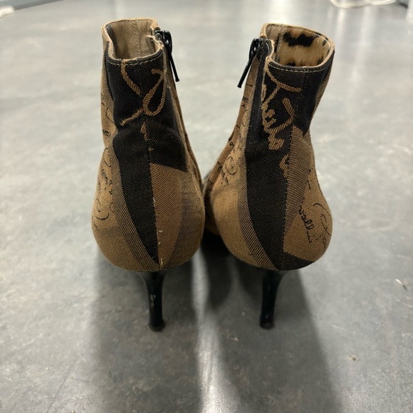 Y2K Roberto Cavalli Canvas Newspaper Print Pointed Toe Ankle Heel Boots Monogram - Picture 9 of 16